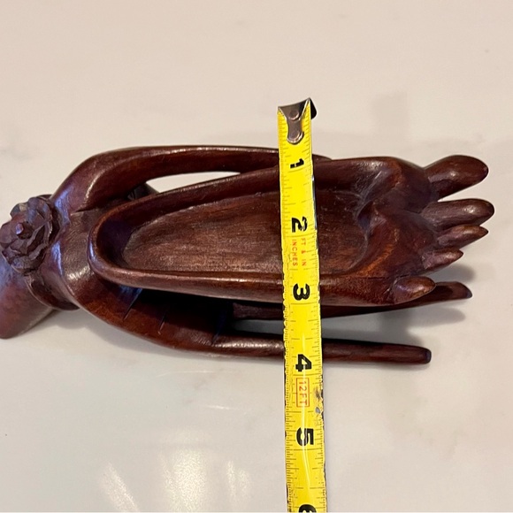 Vintage HandCarved Wooden Sculpture + Intricate Details in a unique hand shape - Picture 11 of 13